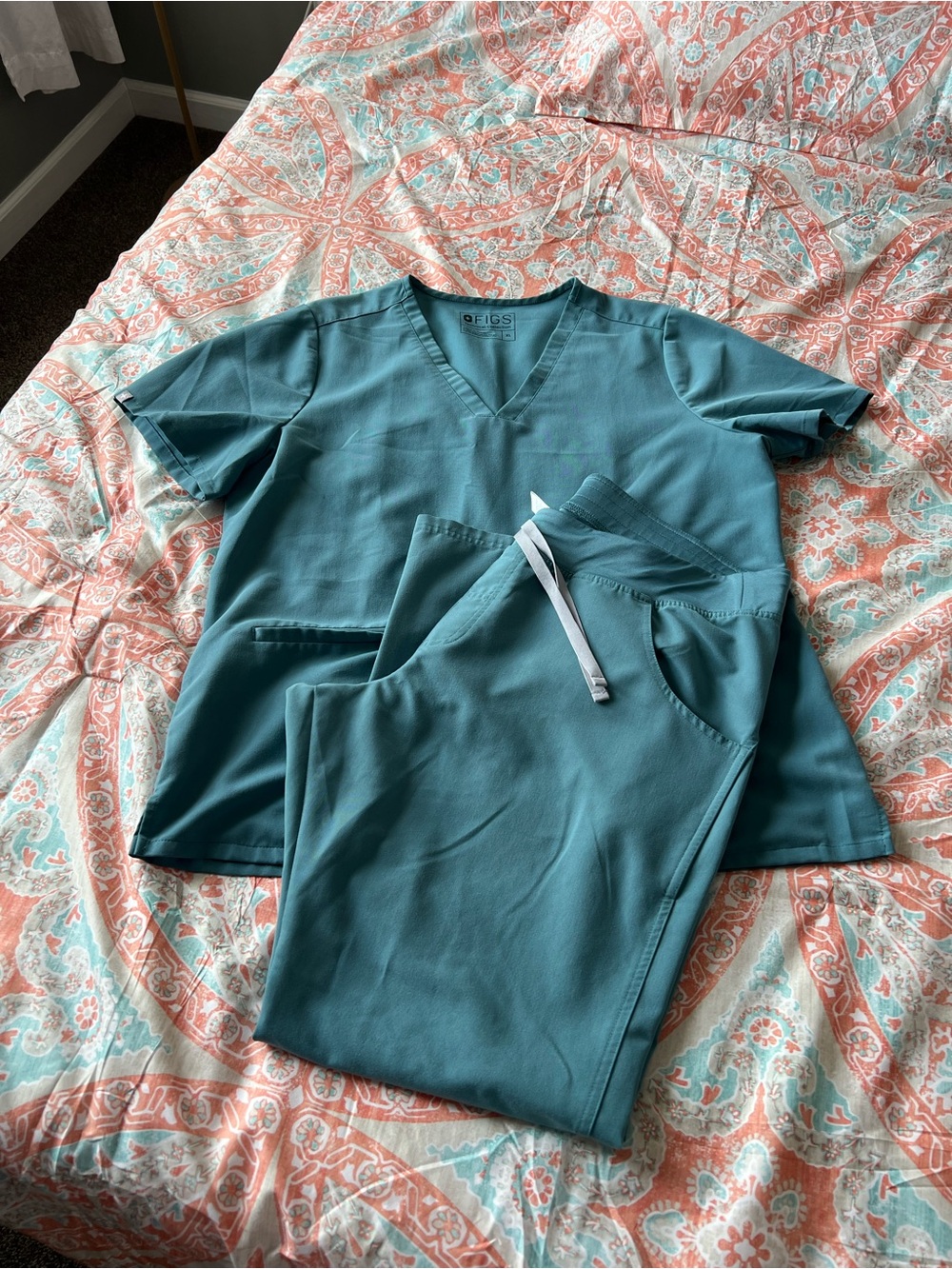 FIGS Hydrogreen Scrub set